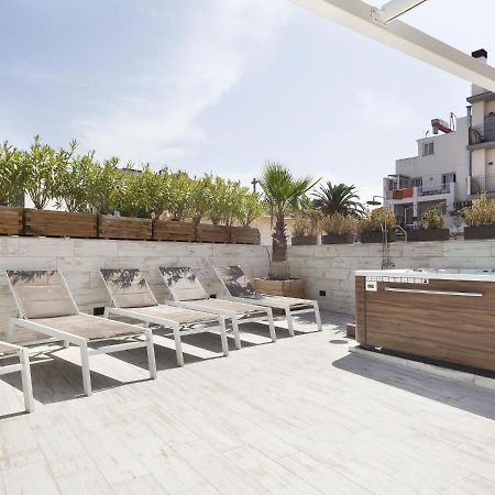 Sitges Spaces: Mediterranean Beachfront Apartments with Spacious Terrace Exterior photo